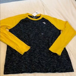 New with Tags Abercrombie boys size 15/16 long sleeve T-shirt